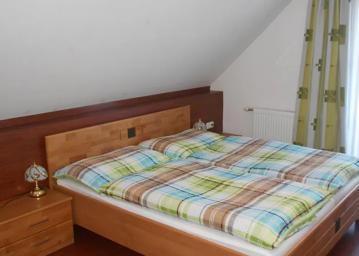 Poellitzer Hollnhof 아파트